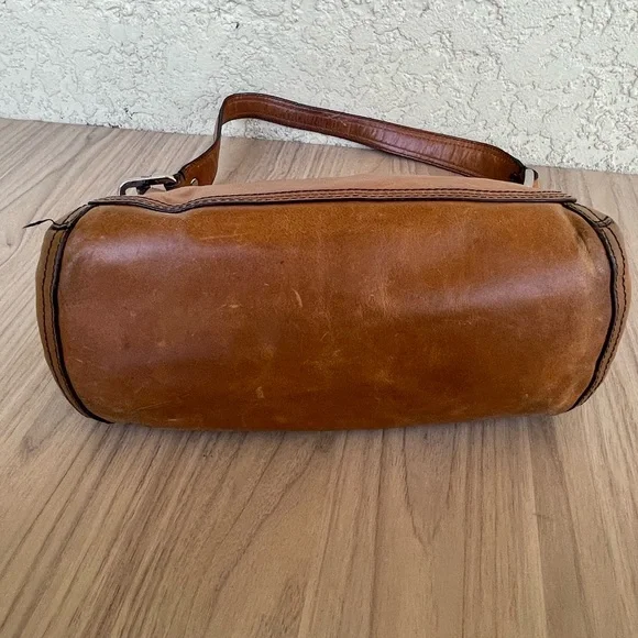 Fossil Tan Leather Shoulder Bag - Picture 3 of 14